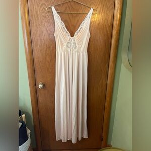 Gorgeous Vintage Lace Nightgown Slip